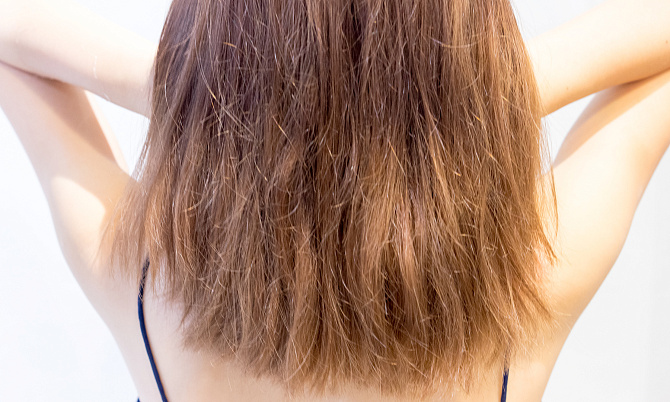 Как восстановить поврежденные волосы в домашних условиях и в салоне?
